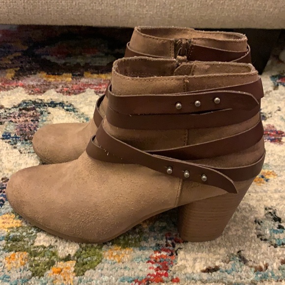 Tan brown booties boots heels western chunky heel Size 9.5 - Picture 4 of 15